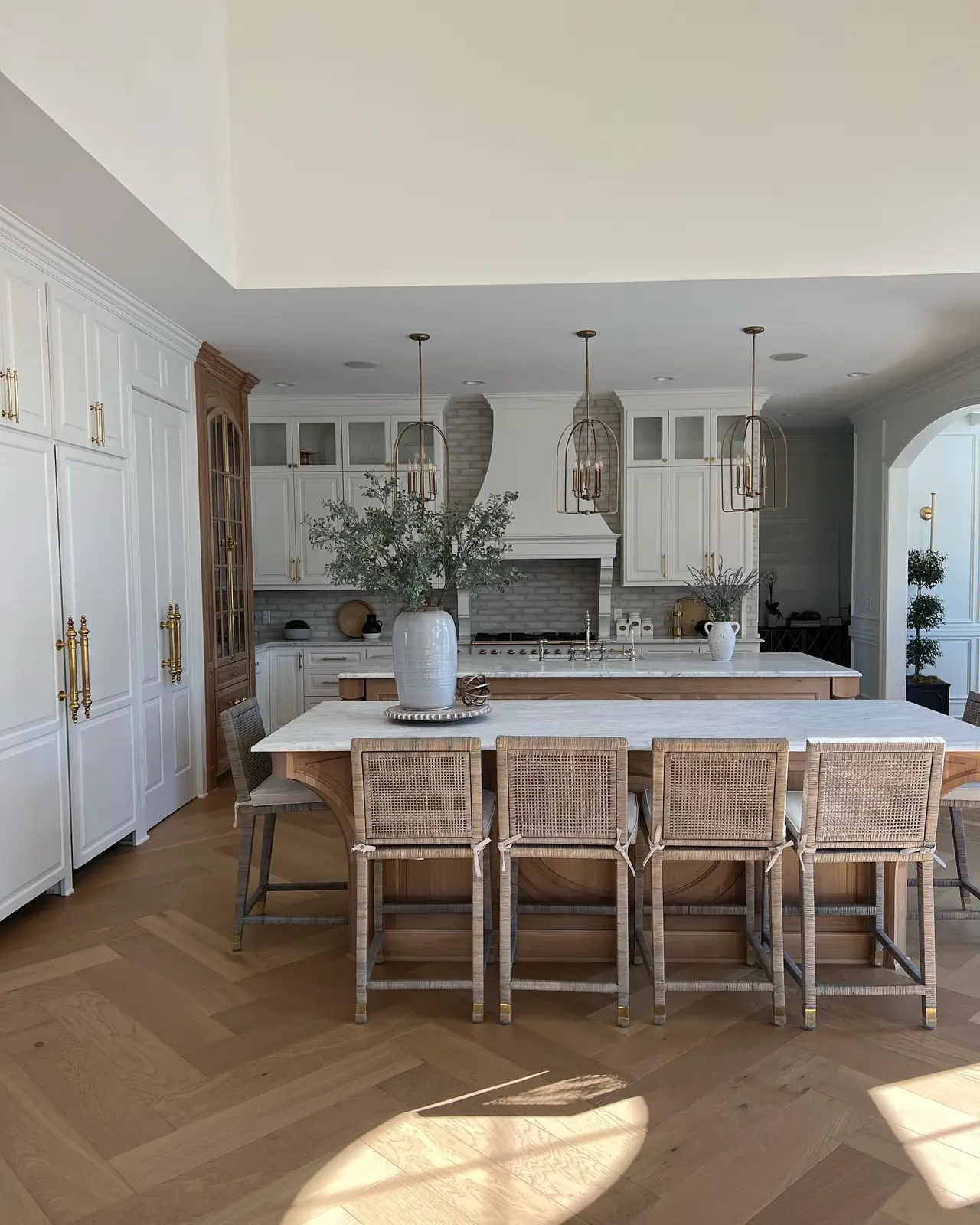Finished kitchen and dining