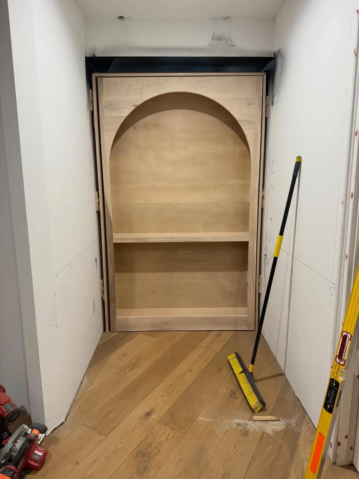 The bookcase arch framed in